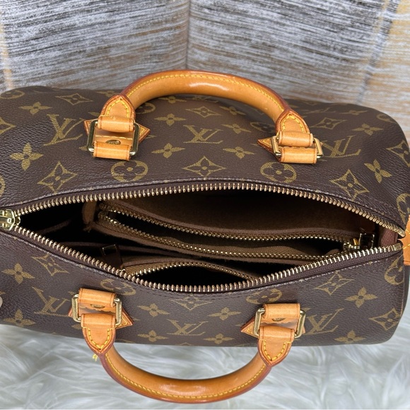 🔥FLASH SALE🔐 LV Speedy 25 in Monogram Print with 🔐, Twillies, & Bag Organizer - Picture 12 of 16
